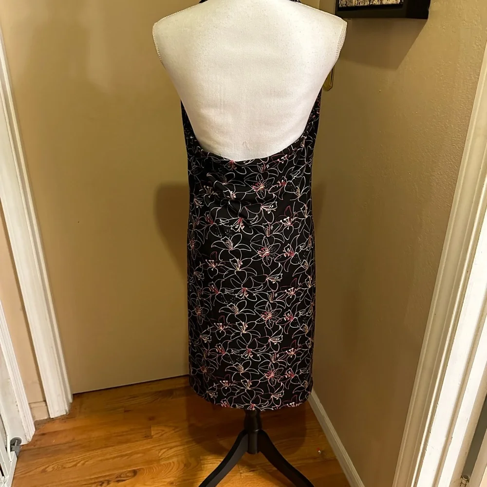 Caslon halter dress. L .. Sexy and sleek. - Picture 3 of 7